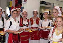 Midis 13 komuniteteve: dominoi kultura shqiptare