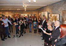 Në Gjenevë, mirëpritet ekspozita e piktores ferizajase, Lebibe Topallit