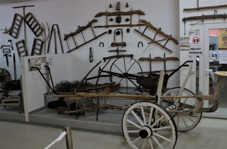 Muzeu i Qytetit të Ferizajt, me mbi 1300 eksponate, por me lokal të mangët