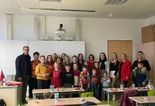 Vizita e Krasniqit në dy shkollat me mësim plotësues në Ingolstadt Të bavarisë dhe manifestimi i Ditës së Flamurit – 28 Nëntorit