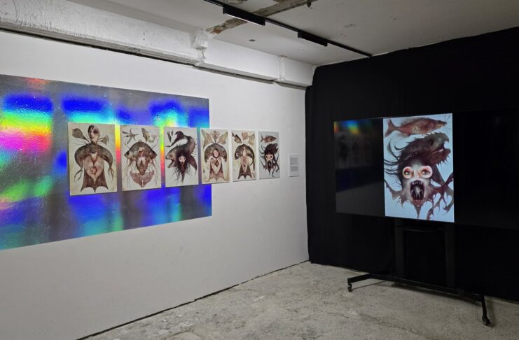 Vështrim për ekspozitën “Çfarë duhet të qëndrojë?”