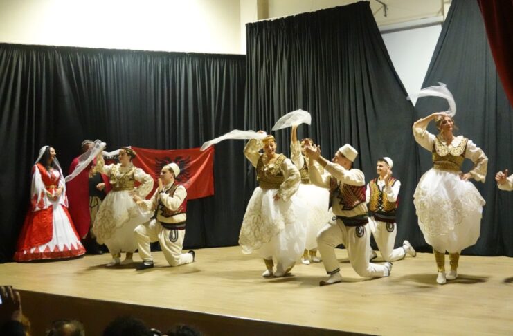 Shoqata “ILIRIA” nga Zvicra u prit me përzemërsi e dashuri nga arbëreshët e Kalabrisë